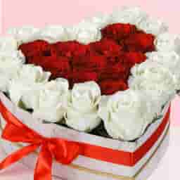 Red & White Rose Heart Box