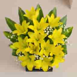Elegant Yellow Lily Flower Bouquet in UAE