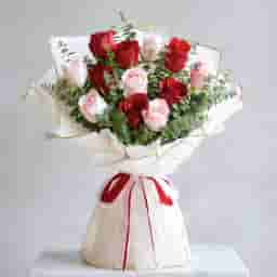 Premium Mixed Rose Bouquet in UAE