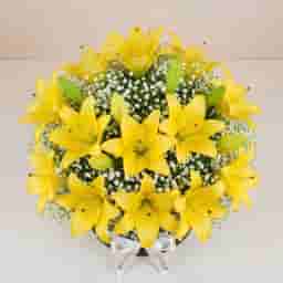 Fresh Blooming Yellow Lily Bouquet in UAE