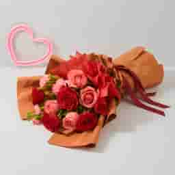 Romantic Red Pink Rose Bouquet in UAE