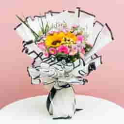 Golden Smile Sunflower Bouquet