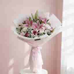 Romantic Pink Lily Bouquet for Valentine