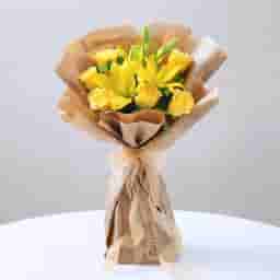 Premium Yellow Lily and Rose Bouquet in UAE