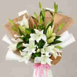 Beautiful White Lily Bouquet For Anniversary in UAE