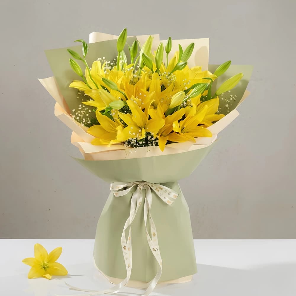 Romantic Yellow Lily Bouquet for Wife & Girlfriend