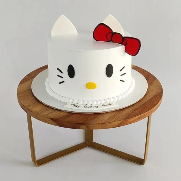 Cute Hello Kitty Birthday Cake