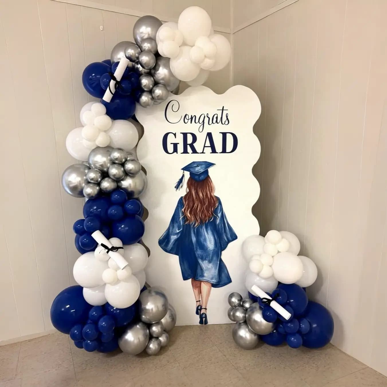 Classic Graduation Celebration Decor